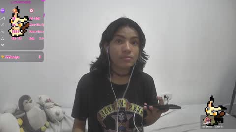 Snapshot of helia_n_amy chatting on January 24, 2025, 6:35 pm Helia Transfem and Amy online show from January 24, 2025, 6:35 pm