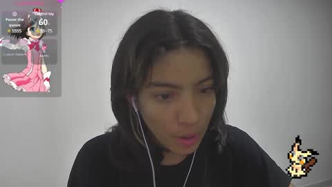 Snapshot of helia_n_amy chatting on February 6, 2025, 5:25 am Helia Transfem and Amy online show from February 6, 2025, 5:25 am
