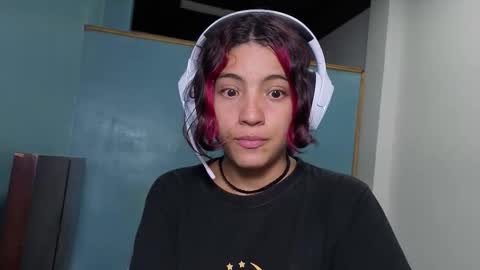 Snapshot of helia_n_amy chatting on September 24, 2025, 5:22 am Helia Transfem and Amy online show from September 24, 2025, 5:22 am