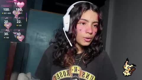 Helia Transfem and Amy online show from October 17, 2025, 6:05 am