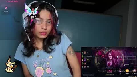 Helia Transfem and Amy online show from November 19, 2025, 11:32 am