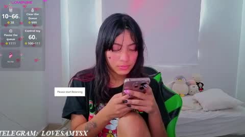 Helia Transfem and Amy online show from April 15, 2026, 7:58 pm