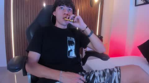 helios_obscuro online show from October 15, 2025, 3:50 am