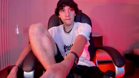 helios_obscuro online show from November 6, 2025, 5:19 am