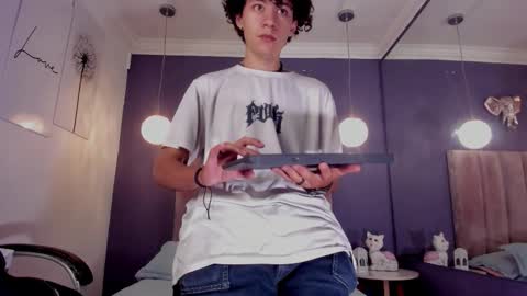 helios_obscuro online show from November 13, 2025, 3:38 am