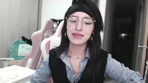 Snapshot of hell_666_xxx chatting on January 17, 2025, 12:42 am cher online show from January 17, 2025, 12:42 am
