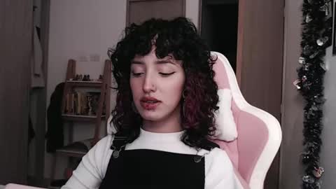 Snapshot of hell_666_xxx chatting on February 26, 2025, 1:00 am cher online show from February 26, 2025, 1:00 am