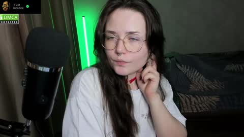 Red online show from December 8, 2024, 6:39 pm