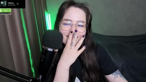 Red online show from February 19, 2025, 9:25 pm