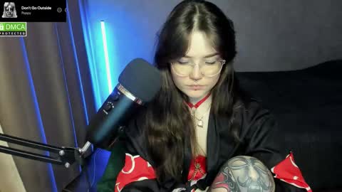 Red online show from September 18, 2025, 4:53 pm