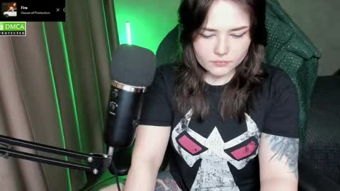 Red online show from May 24, 2026, 6:35 pm
