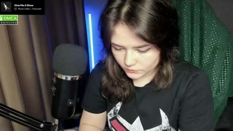 Red online show from May 28, 2026, 6:38 pm