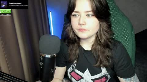 Red online show from June 4, 2026, 8:59 pm