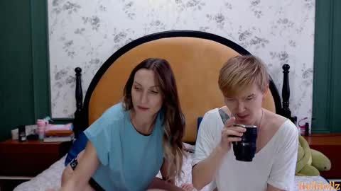 HellDollz  online show from December 17, 2025, 7:58 am