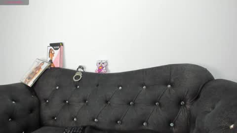 Hellen  online show from March 5, 2025, 2:34 pm