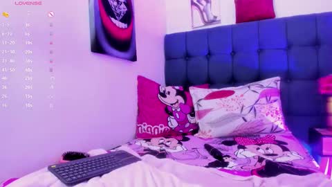 hellen_starx online show from November 7, 2025, 2:39 pm