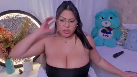 Snapshot of hellenamazing chatting on March 6, 2026, 5:04 am hellenamazing online show from March 6, 2026, 5:04 am