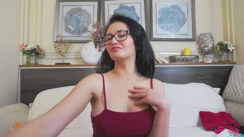 Snapshot of hellendesire chatting on January 10, 2025, 7:14 am online show from January 10, 2025, 7:14 am