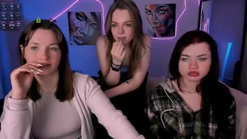 Helli online show from February 3, 2026, 2:53 am