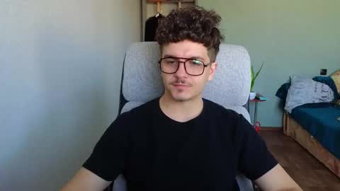 Snapshot of hellish_sugar chatting on January 16, 2026, 9:24 am Remy online show from January 16, 2026, 9:24 am