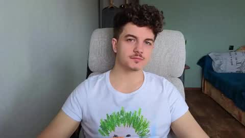 Snapshot of hellish_sugar chatting on February 5, 2026, 7:46 am Remy online show from February 5, 2026, 7:46 am