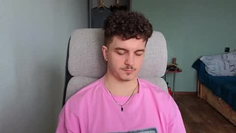 Snapshot of hellish_sugar chatting on February 20, 2026, 8:27 am Remy online show from February 20, 2026, 8:27 am