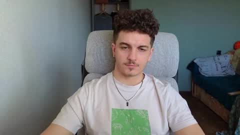 Snapshot of hellish_sugar chatting on February 22, 2026, 1:31 pm Remy online show from February 22, 2026, 1:31 pm