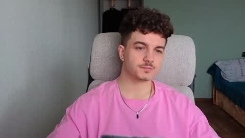 Snapshot of hellish_sugar chatting on February 25, 2026, 7:07 am Remy online show from February 25, 2026, 7:07 am