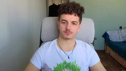 Snapshot of hellish_sugar chatting on February 28, 2026, 8:26 am Remy online show from February 28, 2026, 8:26 am