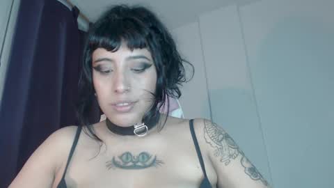 Snapshot of hello_demonkitty chatting on January 28, 2025, 9:29 pm SIMONA online show from January 28, 2025, 9:29 pm