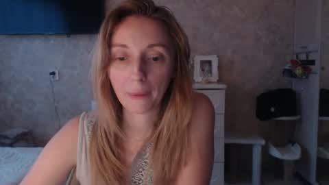 Snapshot of hellokittykaty chatting on November 13, 2025, 6:34 am Victory online show from November 13, 2025, 6:34 am