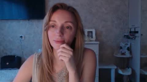 Snapshot of hellokittykaty chatting on November 17, 2025, 6:19 am Victory online show from November 17, 2025, 6:19 am