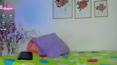 Snapshot of hellzel_moon chatting on September 16, 2025, 6:53 pm Hellzel online show from September 16, 2025, 6:53 pm
