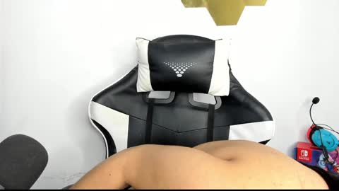 heluehorny13 online show from December 24, 2024, 8:22 am