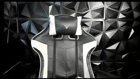 heluehorny13 online show from March 5, 2025, 2:57 am