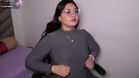 Snapshot of heluejamil chatting on November 10, 2025, 8:19 pm Zahira online show from November 10, 2025, 8:19 pm