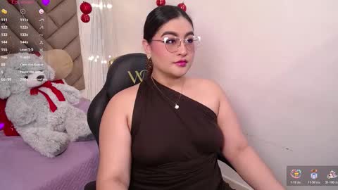 Snapshot of heluejamil chatting on November 13, 2025, 9:03 pm Zahira online show from November 13, 2025, 9:03 pm