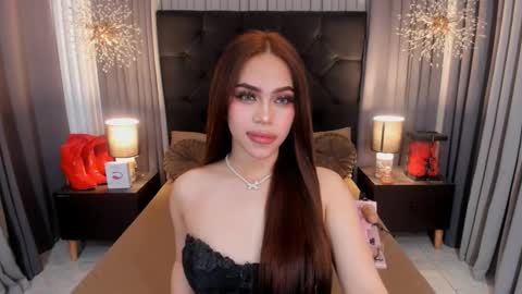 Snapshot of hennessygoddess69 chatting on February 1, 2025, 7:02 pm HENNESSY online show from February 1, 2025, 7:02 pm