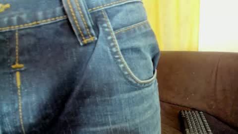 henrik_senn online show from October 10, 2025, 10:09 pm