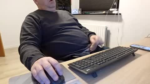 henrikrp1971 online show from January 5, 2025, 9:03 pm