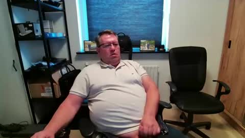 Snapshot of henrikrp1971 chatting on April 19, 2026, 3:33 pm henrikrp1971 online show from April 19, 2026, 3:33 pm