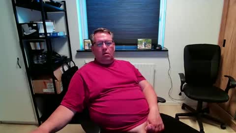 Snapshot of henrikrp1971 chatting on May 1, 2026, 6:23 pm henrikrp1971 online show from May 1, 2026, 6:23 pm