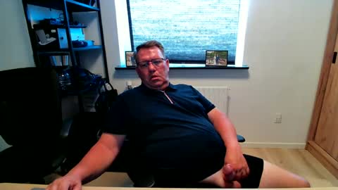 henrikrp1971 online show from June 25, 2026, 4:33 pm