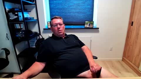henrikrp1971 online show from July 9, 2026, 9:13 am