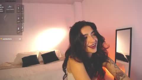 Hello I am Valentina independent Colombian model I love sensuality and pleasure welcome online show from July 28, 2026, 10:09 pm