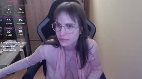 Snapshot of heraluna_ chatting on January 17, 2025, 2:39 am HeraLuna  online show from January 17, 2025, 2:39 am