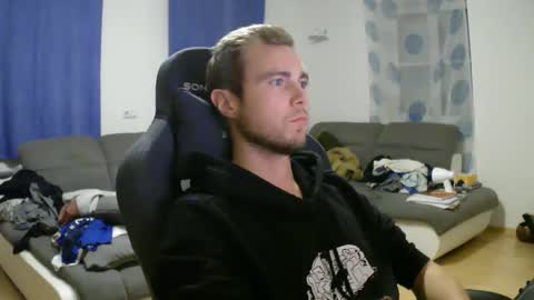 John Pearl online show from November 14, 2025, 8:18 pm