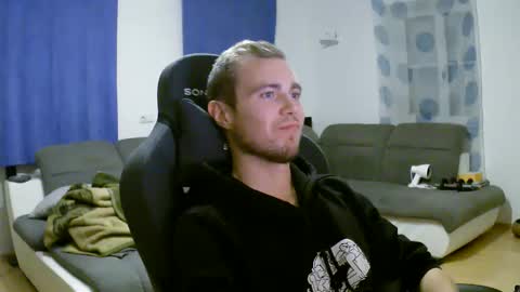 John Pearl online show from December 15, 2025, 10:25 pm