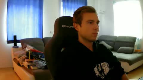 John Pearl online show from April 21, 2026, 12:33 pm