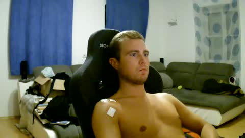 John Pearl online show from July 28, 2026, 8:52 pm